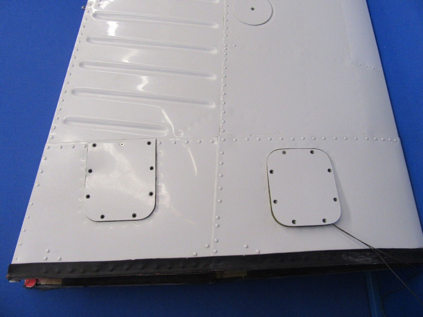 Beech Baron B55 Horizontal Stabilizer RH P/N 95-620010-634 w/Actuator (0917-137)