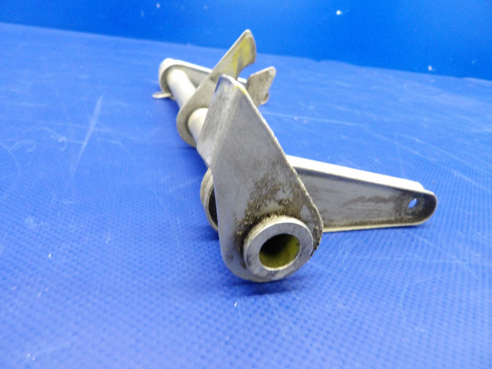 Beech 95 / D95A Travel Air Nose Gear Door Actuator P/N 95-820006-1 (0326-404)10