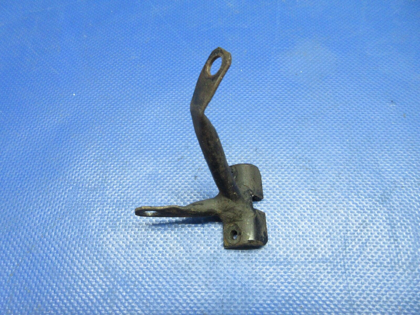 Piper PA-23-250 Aztec Control Cable Bracket P/N 69546-00 (1024-1217)