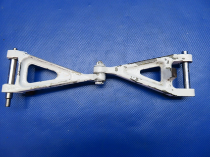 Beech 95 Upper & LWR Nose Gear Torque Knees w/ Pins P/N 35-820107-1 (0624-1807)