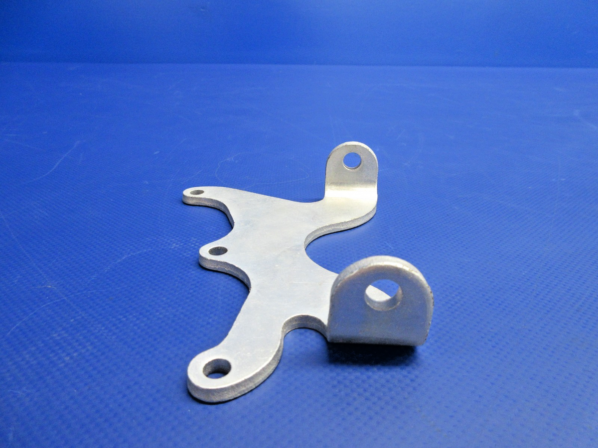 Lycoming Generator Bracket P/N 69113 NOS (0926-746)5