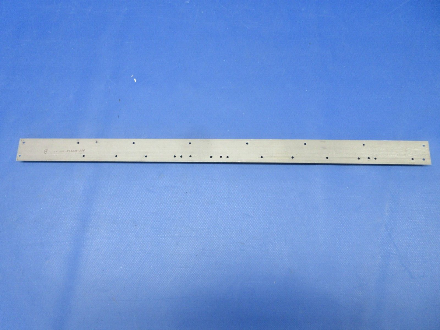 Beech C24R Sierra Seat Track INBD LH P/N 169-400005-918 (0524-2035)