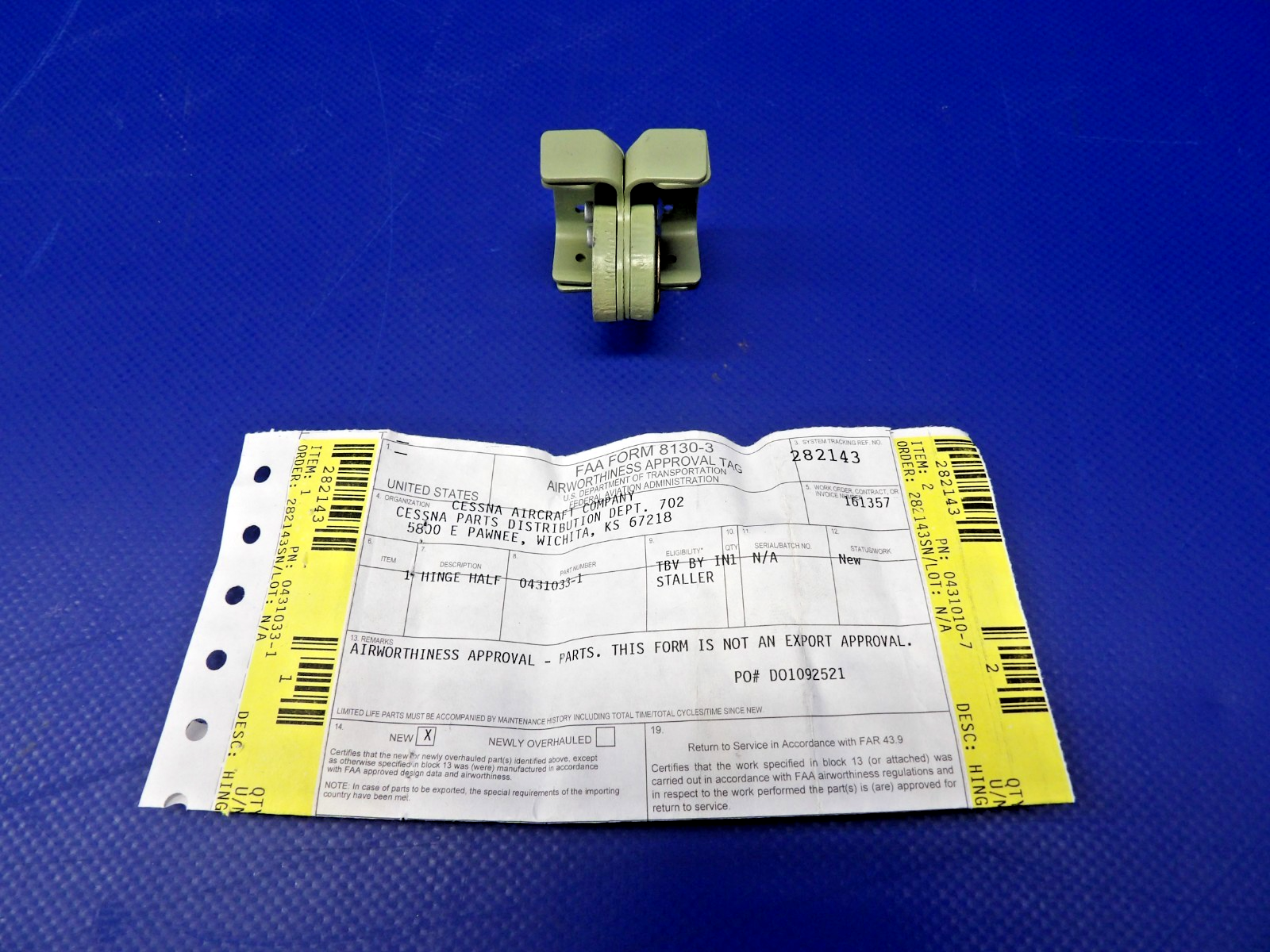 Cessna 150 Vertical Fin Upper Hinge Half P/N 0431033-1 NOS (0426-1233)0
