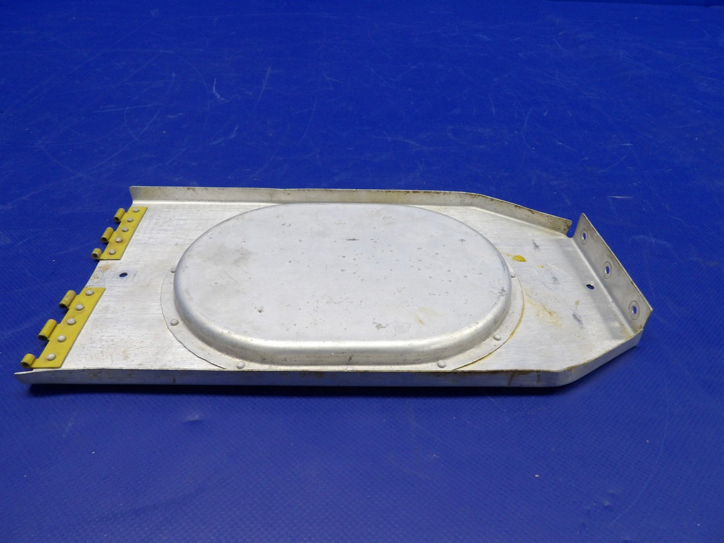 Beech D95A Travel Air Right Hand Main Section Door P/N 95-110014-366 (0226-516)9
