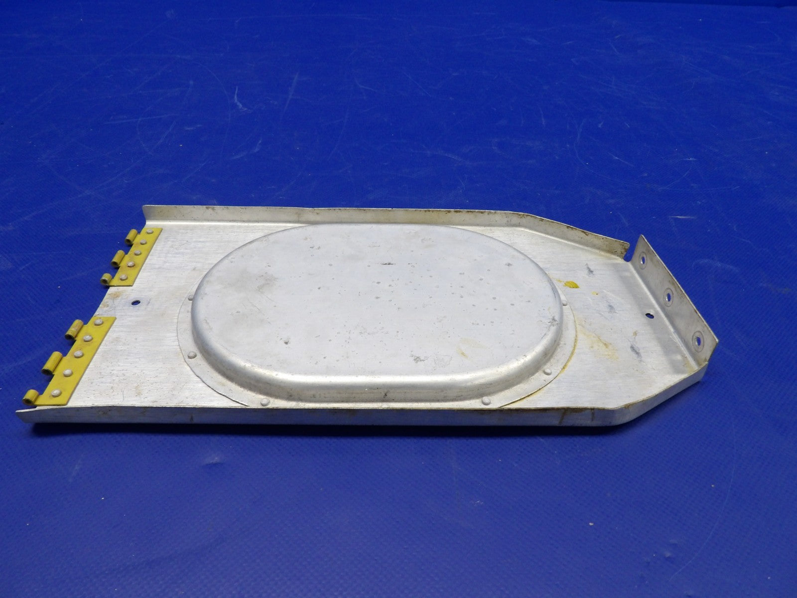 Beech D95A Travel Air Right Hand Main Section Door P/N 95-110014-366 (0226-516)9