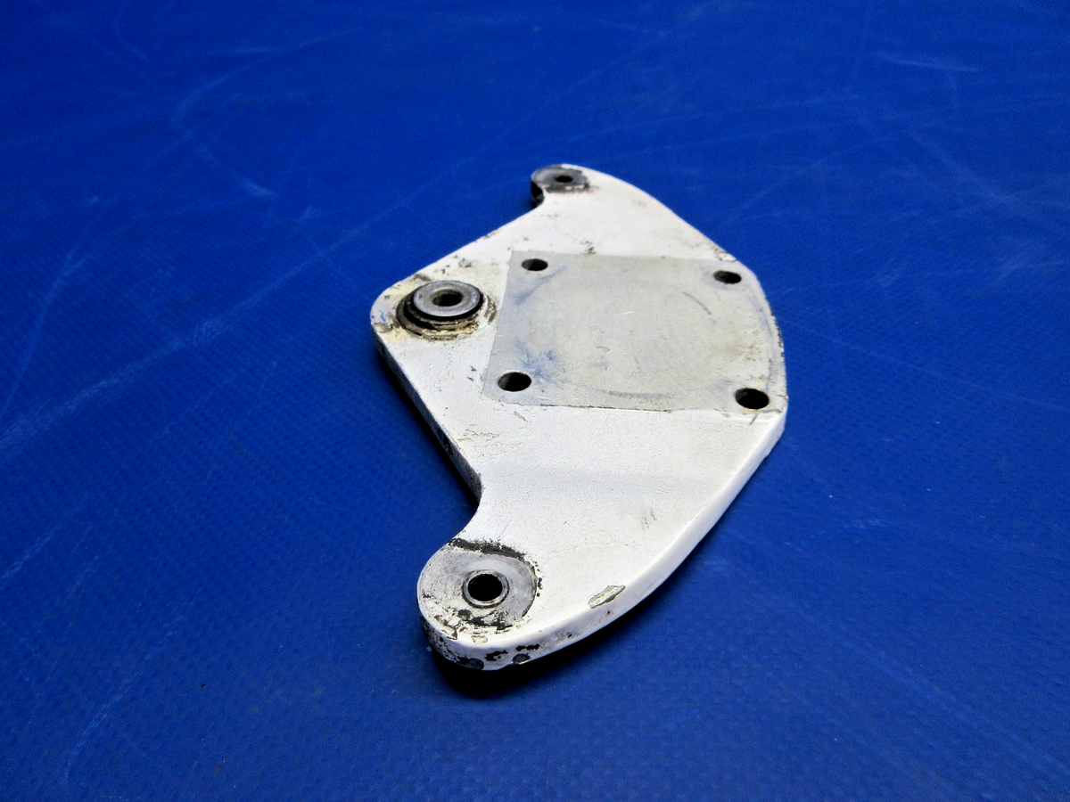 Cessna 172 / 172RG Elevator Bellcrank P/N 0534122-1 (0826-813)5