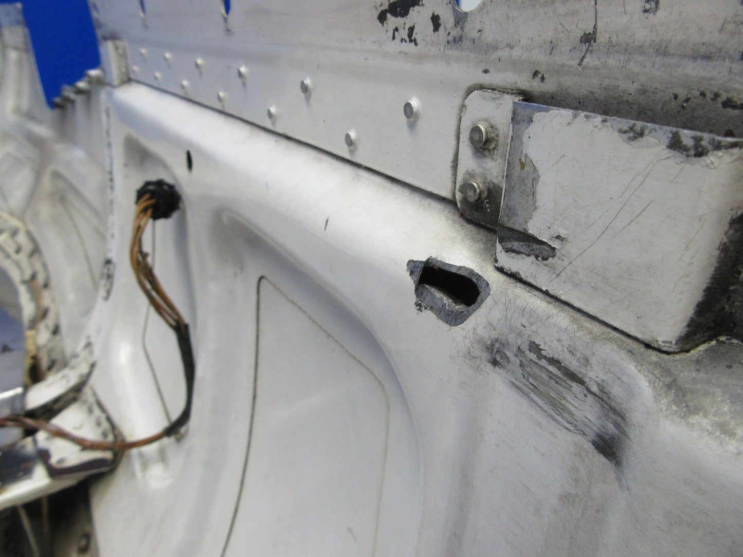 Piper PA-31T1 Cheyenne LH Lower Cowling P/N 50107-25 (0426-12)5