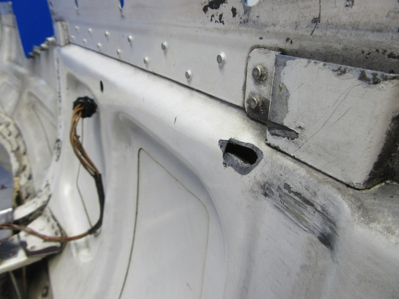 Piper PA-31T1 Cheyenne LH Lower Cowling P/N 50107-25 (0426-12)5