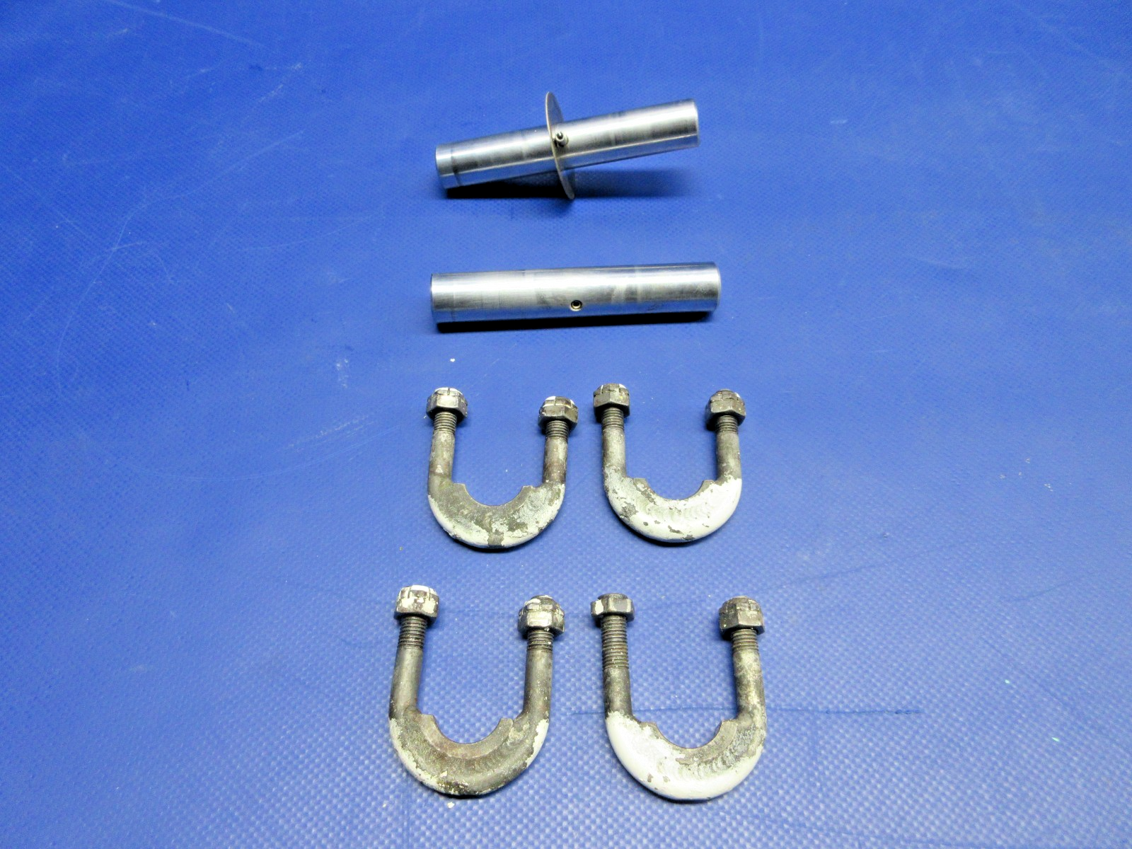 Cessna 310 / 310I Main Gear Shaft & Clamp Set P/N 0894000-9 (0326-890)2