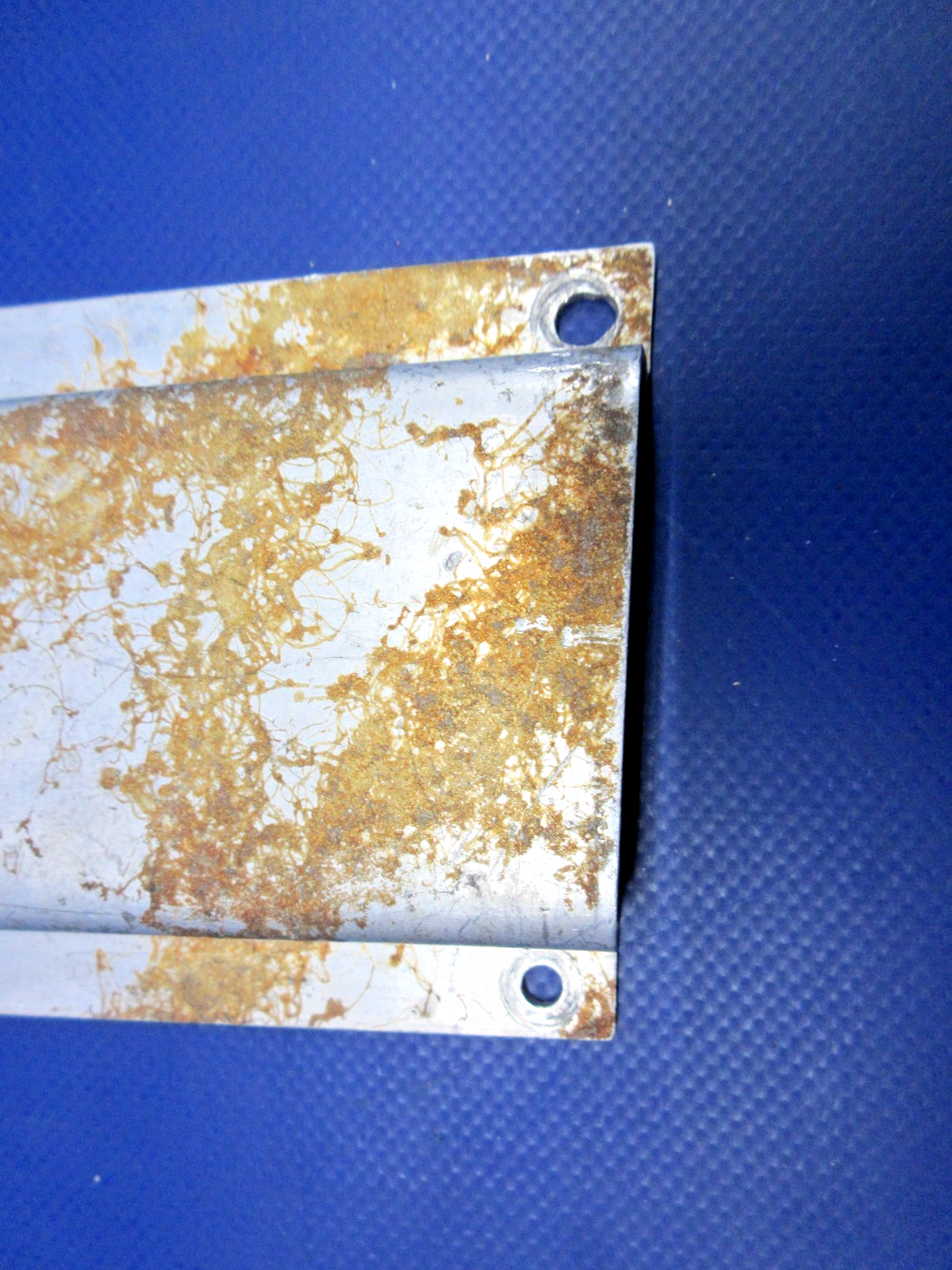 Cessna 310 / 310I AFT Seat Supports LH & RH P/N 0812981-5 & -6 (0326-866)7