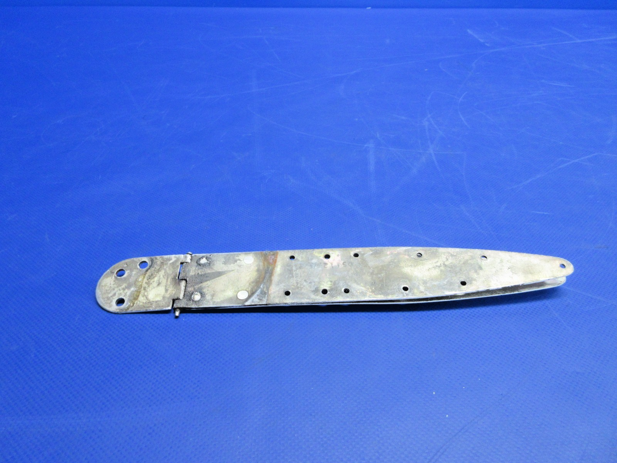 Cessna 172 / 172RG RH Cabin Door Upper Hinge P/N 0511280-2 (0926-874)2