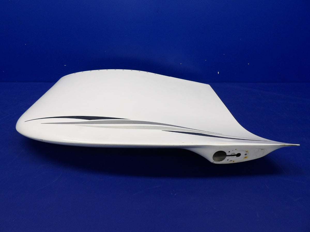 Minor Damage / Cirrus SR22 Left Hand Wing Tip P/N 13380-003 (0926-1241)4