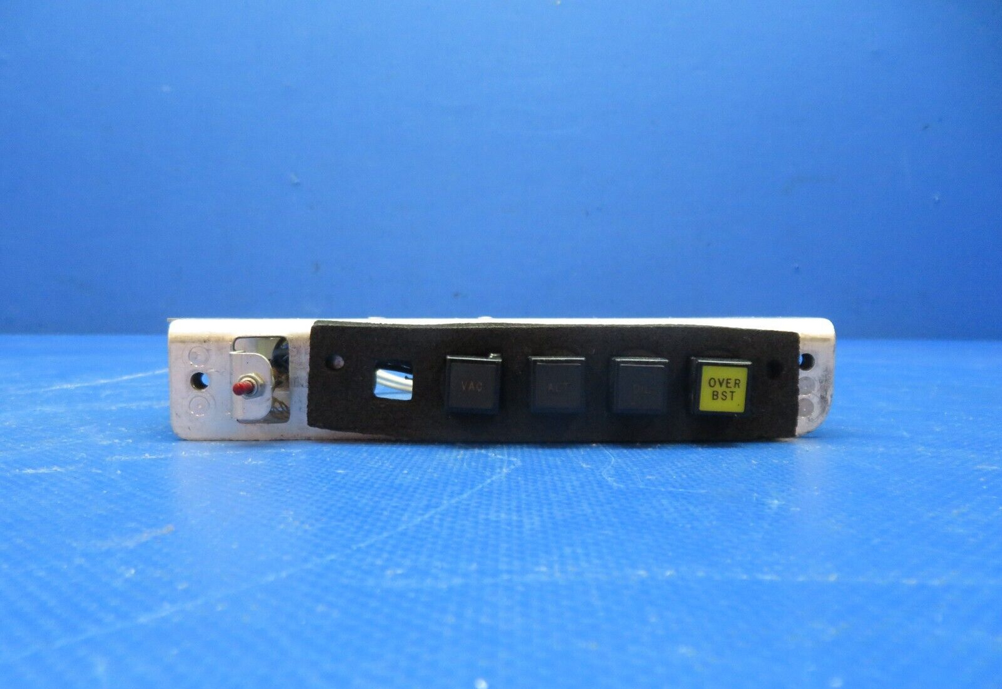 Piper PA-32RT-300T Lance II Annunciator Panel P/N 79333-03 (1024-215)