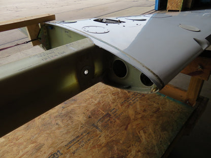 DAMAGED 2005 Cirrus SR22 Left and Right Hand Wing FIBERGLASS EDUCATION (0826-99)7