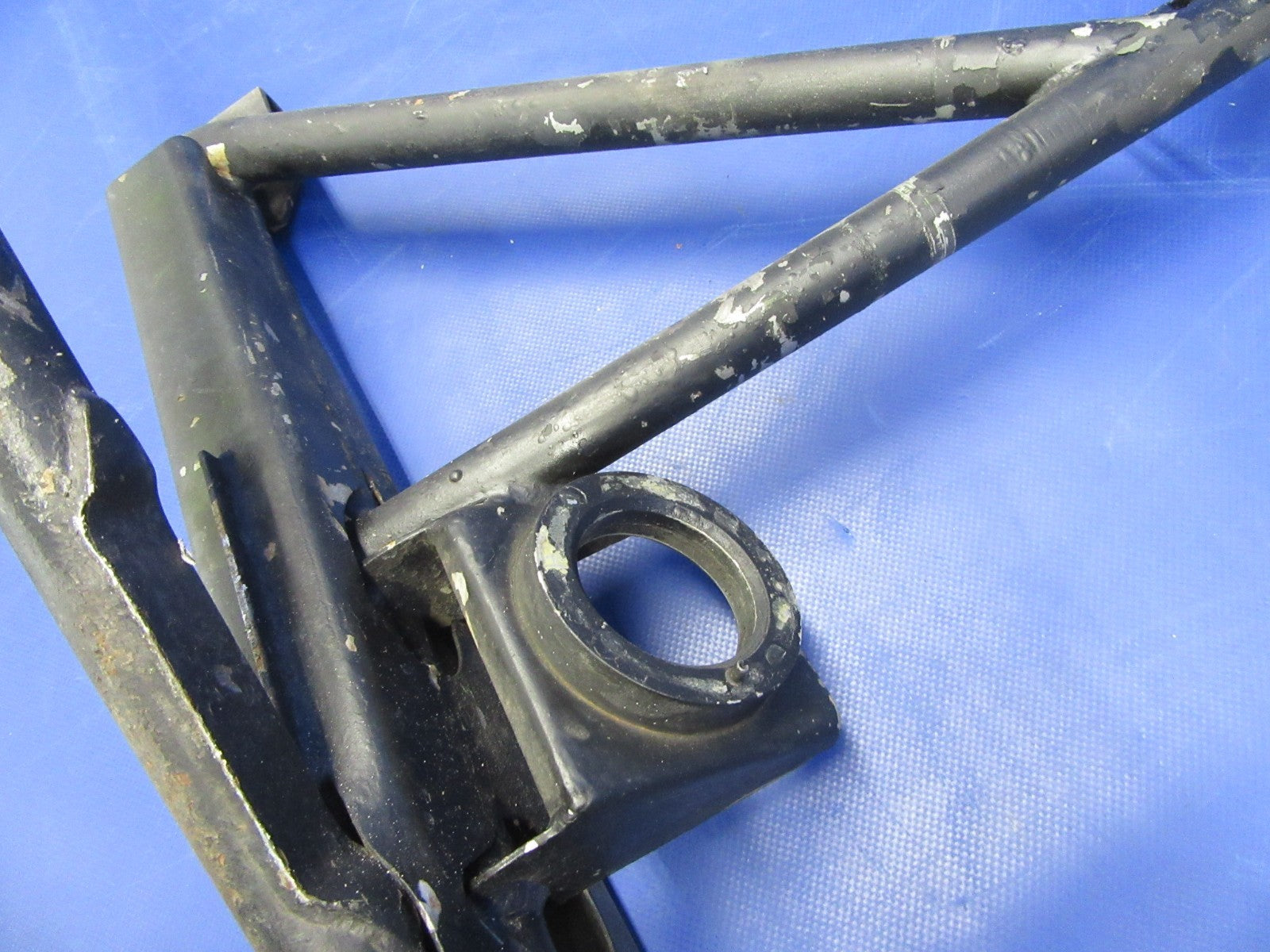 Beech 95-B55 Baron Engine Mount P/N 96-910005-75 LH or RH (0326-46)7