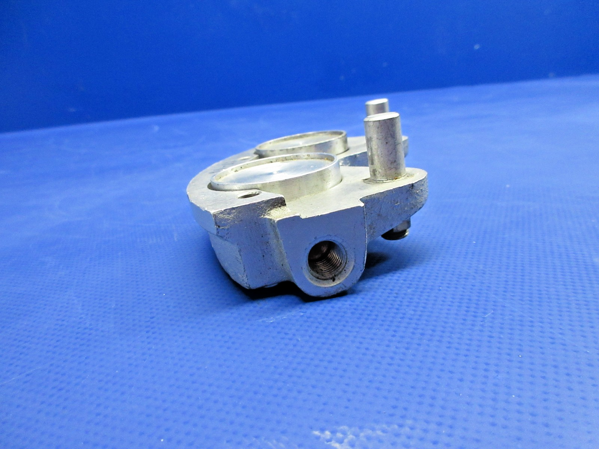 Cleveland 30-23 Brake Caliper & Pucks P/N 061-06500 NOS (0926-771)8