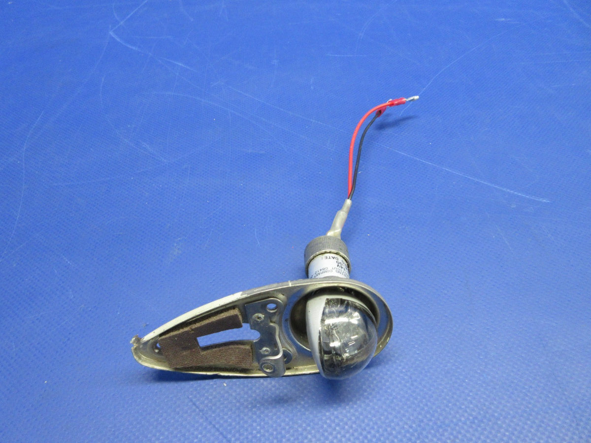 Beech Whelen A650-PG-14V Wing Tip Strobe Light 14V P/N 01-0770054-00 (0526-845)0