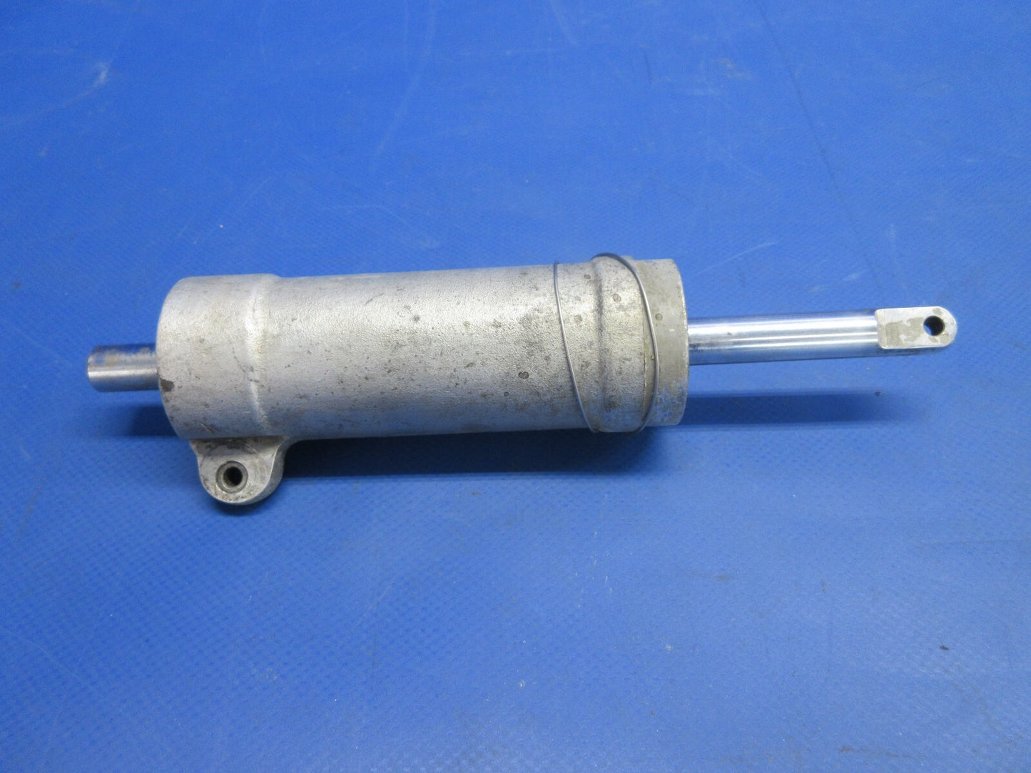 Cessna 337 / P337H Skymaster Shimmy Dampener Assy P/N 1442112-496 (0724-774)0