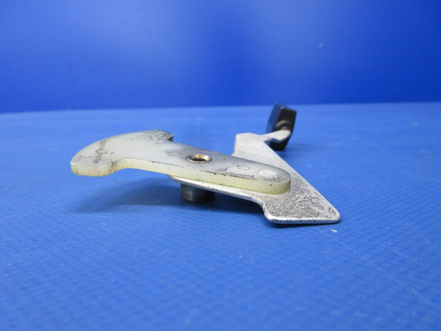 Cessna 177B Cardinal Flap Control Arm & Lever Assy P/N 15122180-13 (0824-1269)