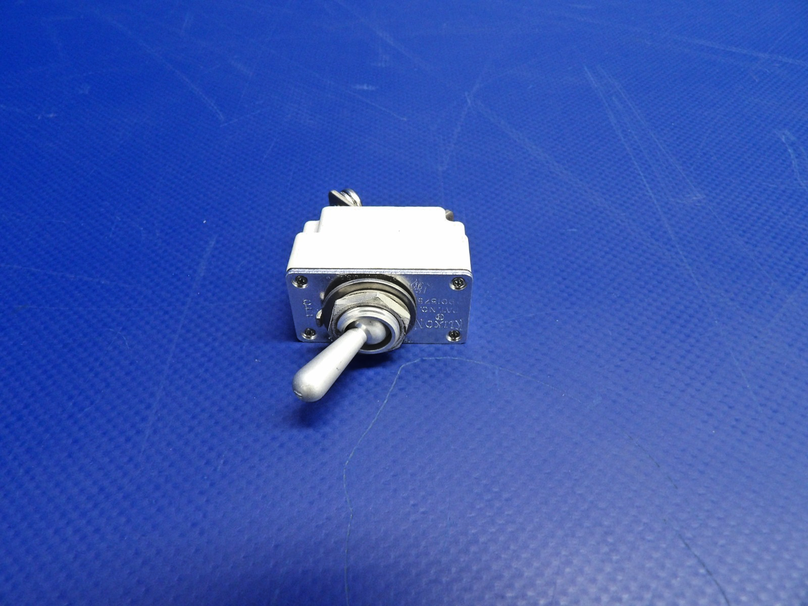 Klixon Circuit Breaker 10 Amps P/N 7270-5-10 NOS (0426-1265)0