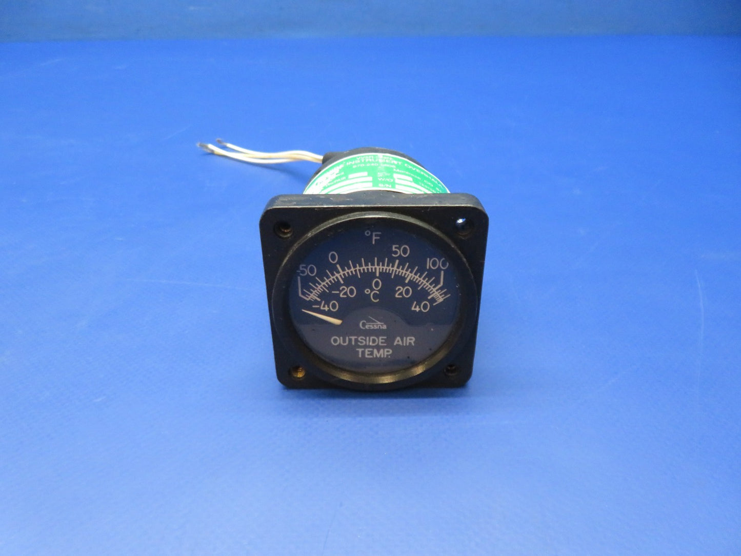 Cessna 421 Outside Air Temperature Gauge w/ Connector CM2628L1 TESTED (0326-165)0