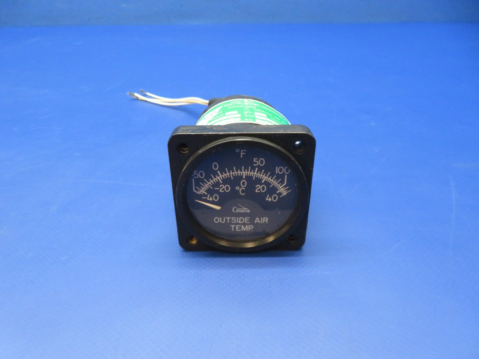 Cessna 421 Outside Air Temperature Gauge w/ Connector CM2628L1 TESTED (0326-165)0