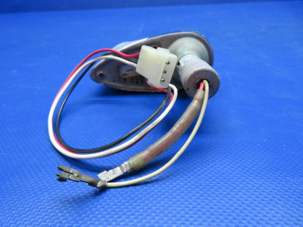 Piper PA-34-200T Whelen Position Light RH P/N W1285-PG TESTED (0524-1502)