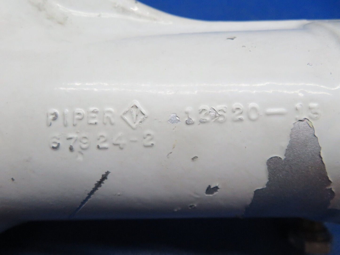 Piper PA-34-200T Seneca II RH Main Trunnion P/N 67926-13 (1024-237)