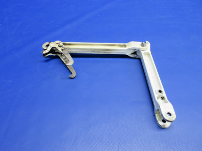Cessna 310 / 310I Main Gear Links & Uplock Hook RH P/N 0841103-8 (0326-939)0