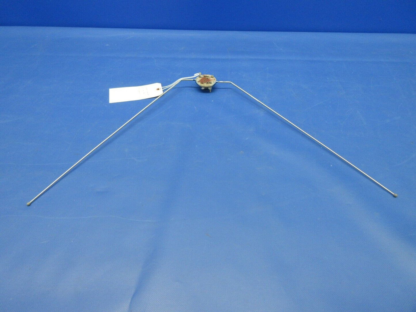 Beech 19A Musketeer Omni Navigational Antenna 451-273 (0424-1382)