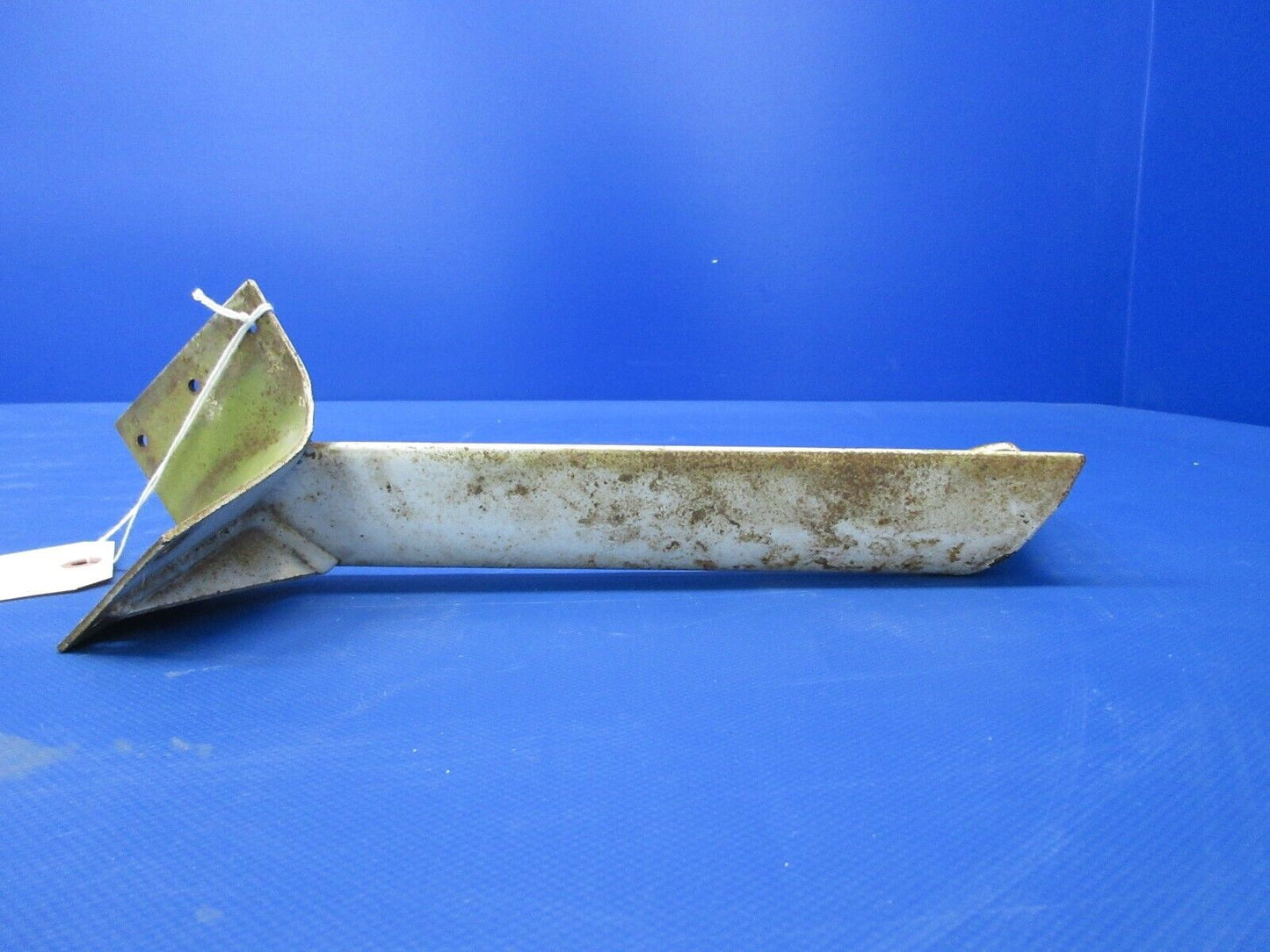 Piper PA38-112 Tomahawk Cabin Entrance RH Step Assy P/N 77768-05 (0424-1056)