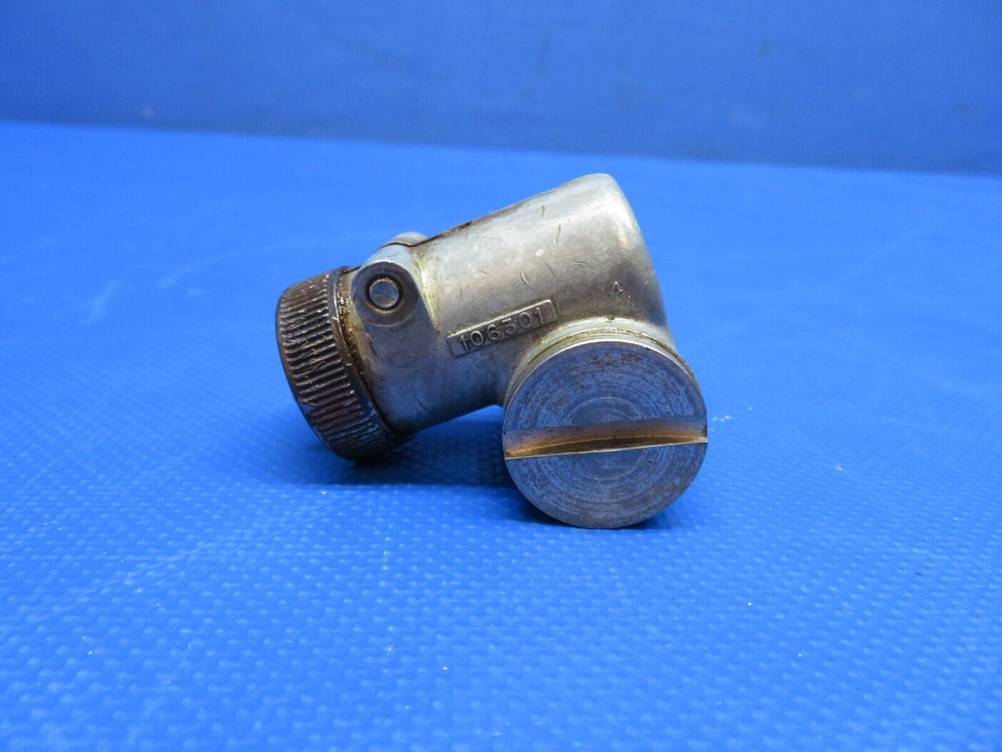 Piper PA-34-200T Seneca II 90° Tachometer Adapter P/N 106301 (0424-1751)