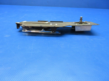 Cessna 180 / 180K Cabin Door Latch Assy LH P/N 1511205-16 (0724-1830)