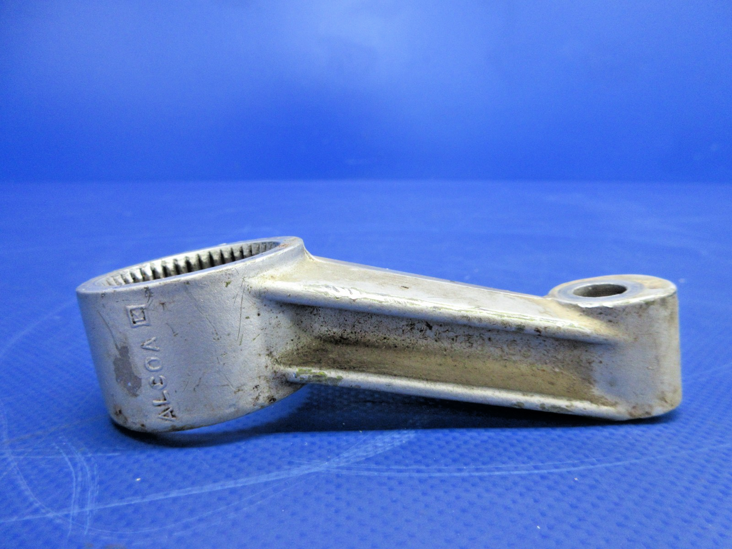 Beech F35 Bonanza Landing Gear Actuator Retract Arm P/N 35-825172-2 (0726-760)6