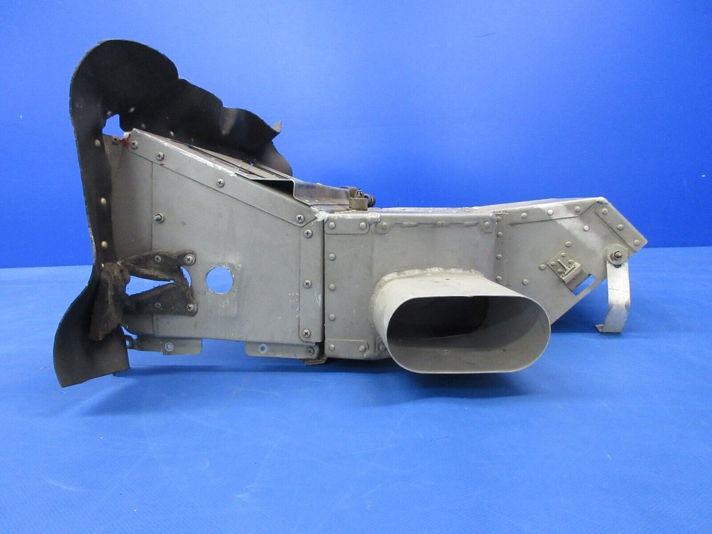 Piper PA-32RT-300T Nose Gear Induction Air Box Assy P/N 98634-03 (0924-2105)