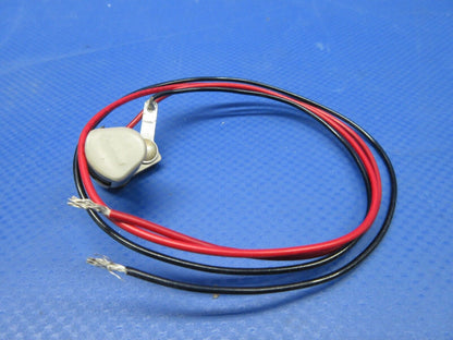 Cessna Post Light P/N 1513837-3 LOT OF 4 NOS (0424-1250)