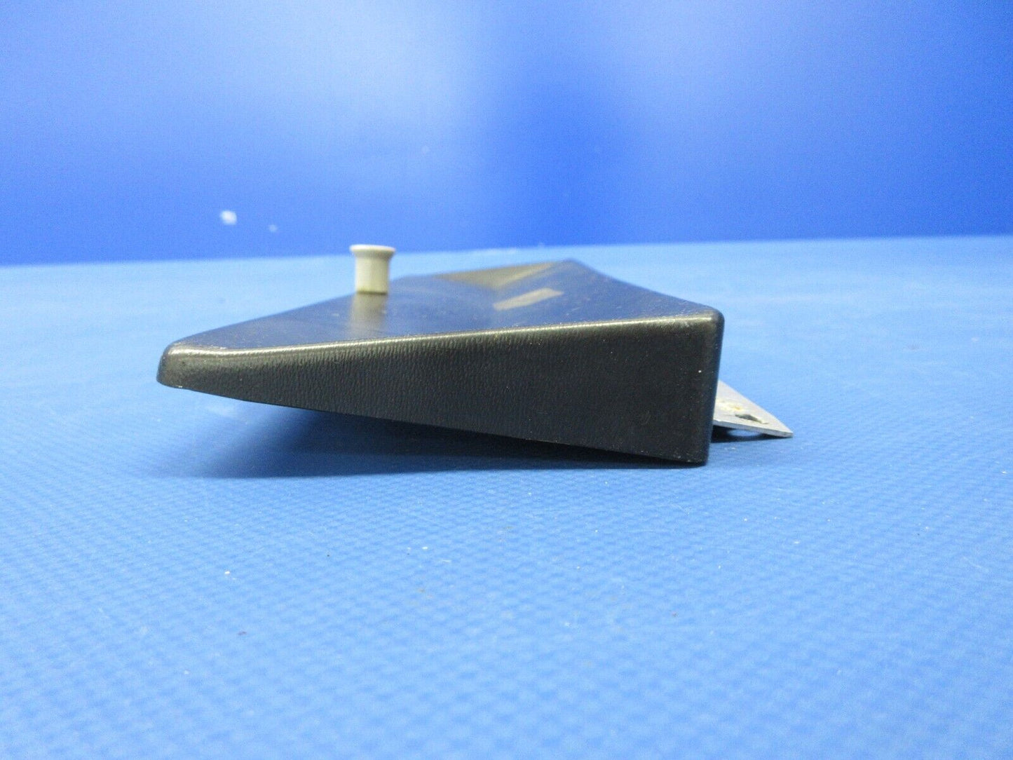 Early Cessna 175 / 175A Glove Box Door Assy P/N 0513133-30 (0624-1429)