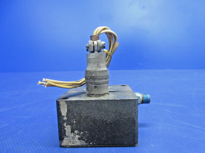 Piper PA-31T1 Cheyenne Fuel Pressure Transducer 0-50 PSI P/N 33093-1 (0626-743)3