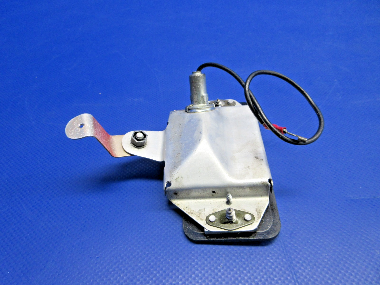 Beech 95 / D95A Landing Gear Position Indicator P/N 95-324006-601 (0326-784)2