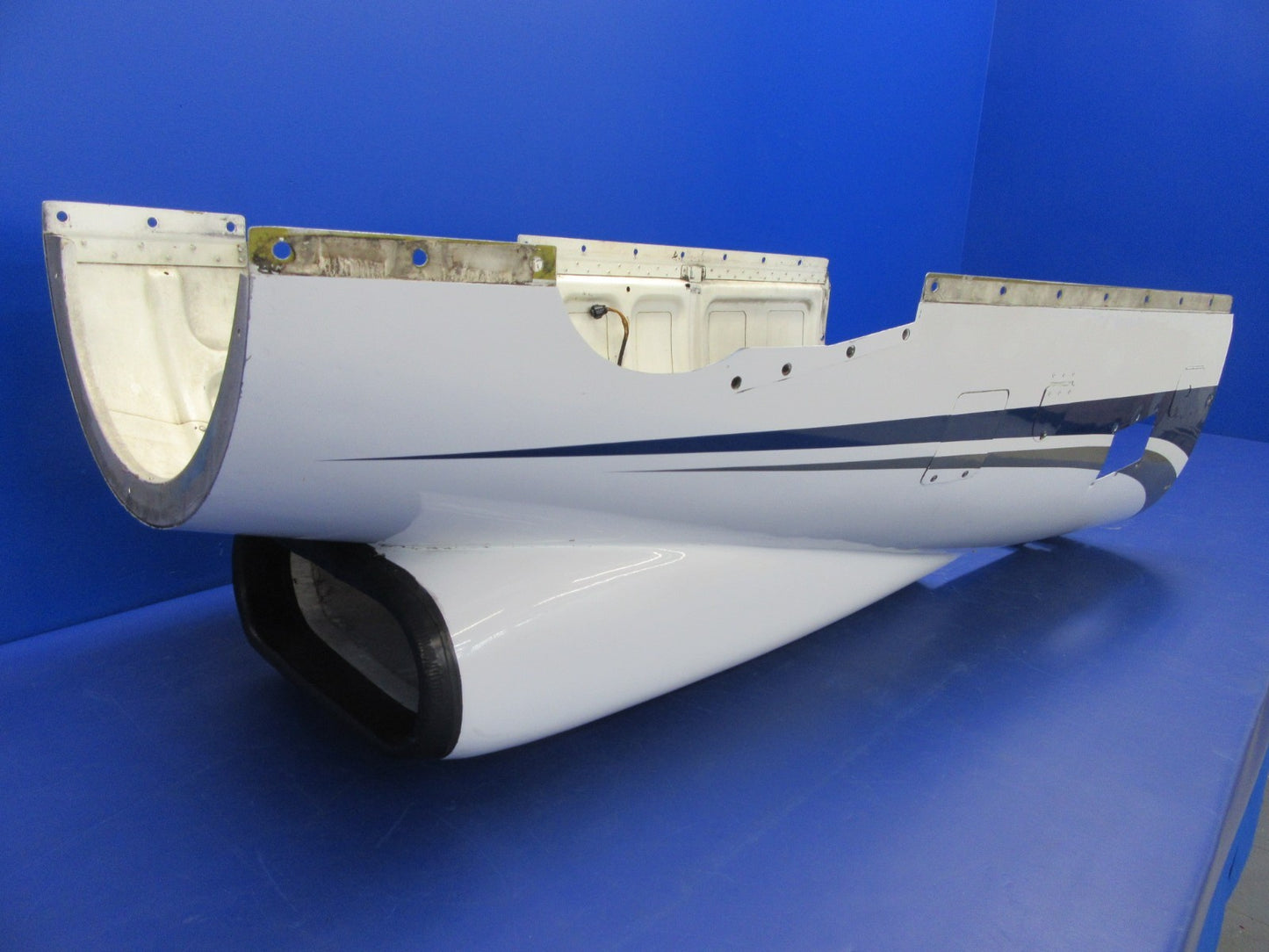 Piper PA-31T1 Cheyenne LH Lower Cowling P/N 50107-25 (0426-12)9