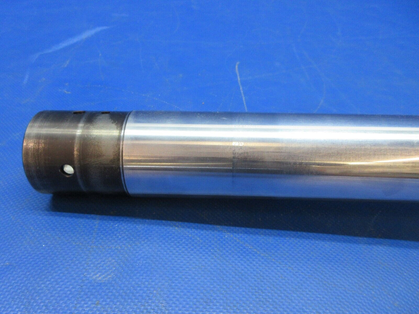 Piper PA-23-250 Aztec RH Main Gear Yoke, Rod & Axle P/N 31824-02 (0924-1289)