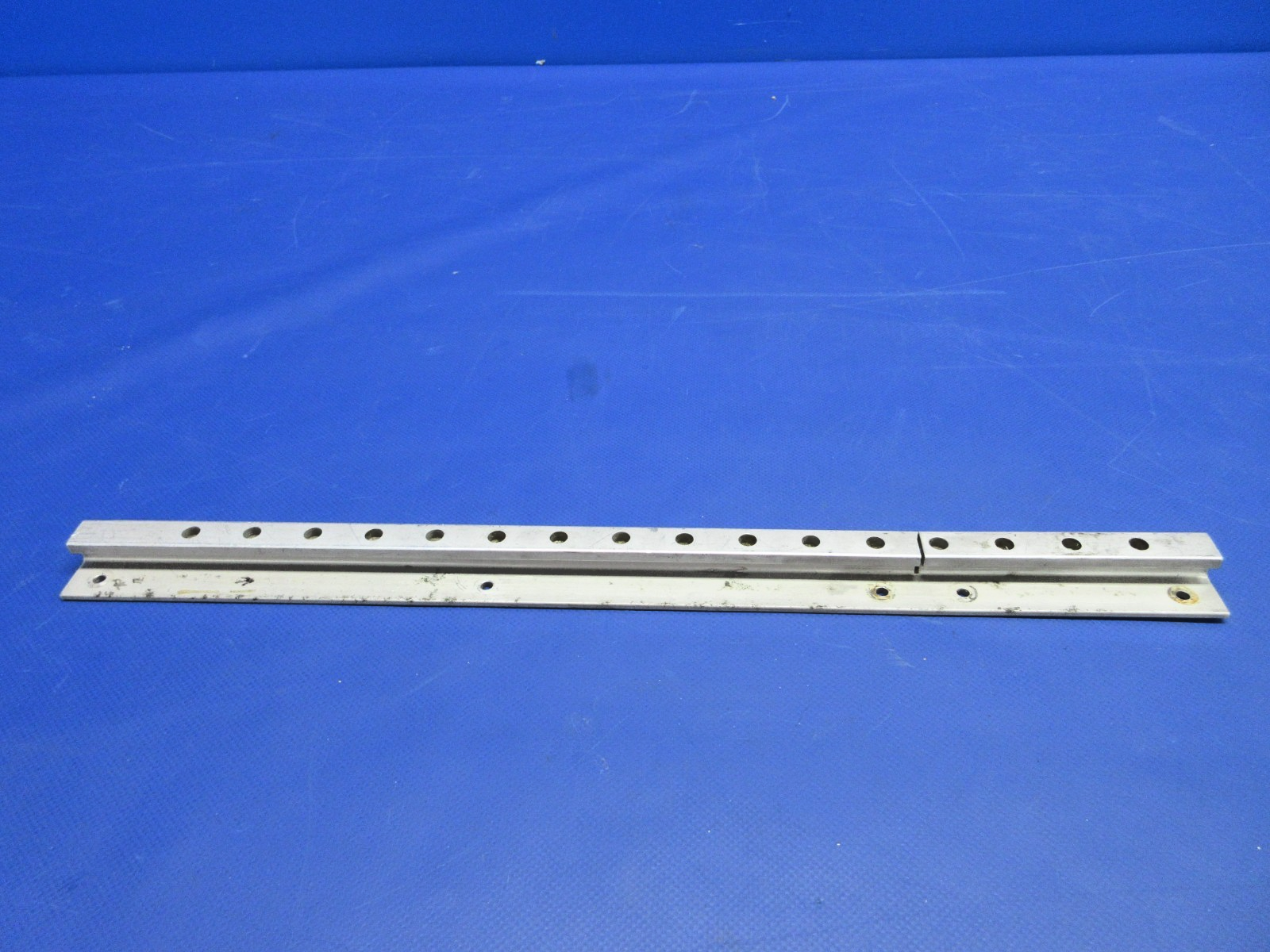 Beech D95A Travel Air LH/RH AFT Rear Seat Track P/N 95-420015-9 (0326-730)0