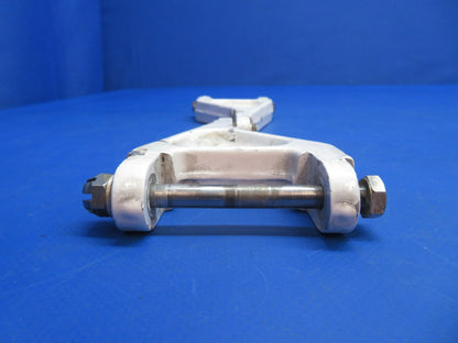 Piper PA-34-200T Seneca II Nose Gear Toque Link Assy P/N 67012-00 (0223-753)1