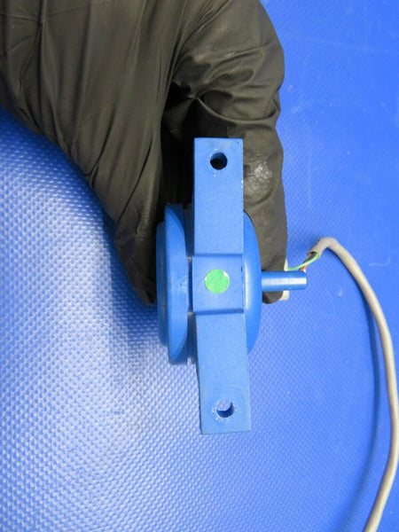 S-Tec Pressure Transducer 14V P/N 0111 (0221-36)