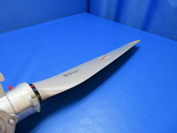 Piper PA-23-250 Aztec Hartzell Propeller Model HC-A2XK-2 (0524-98)