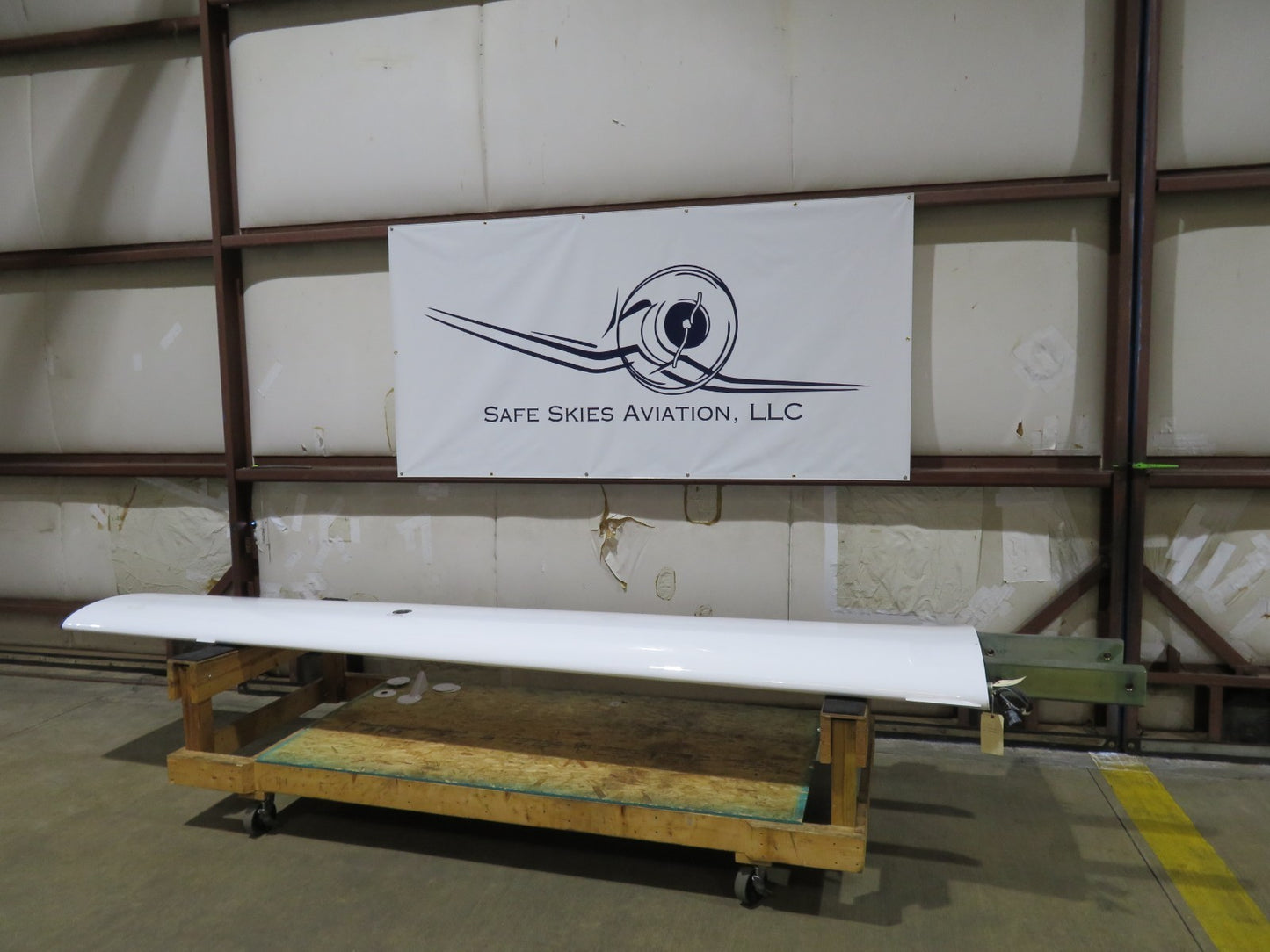 2001 Diamond DA-40-180 Right Hand Wing S/N 40.044 (0326-98)0