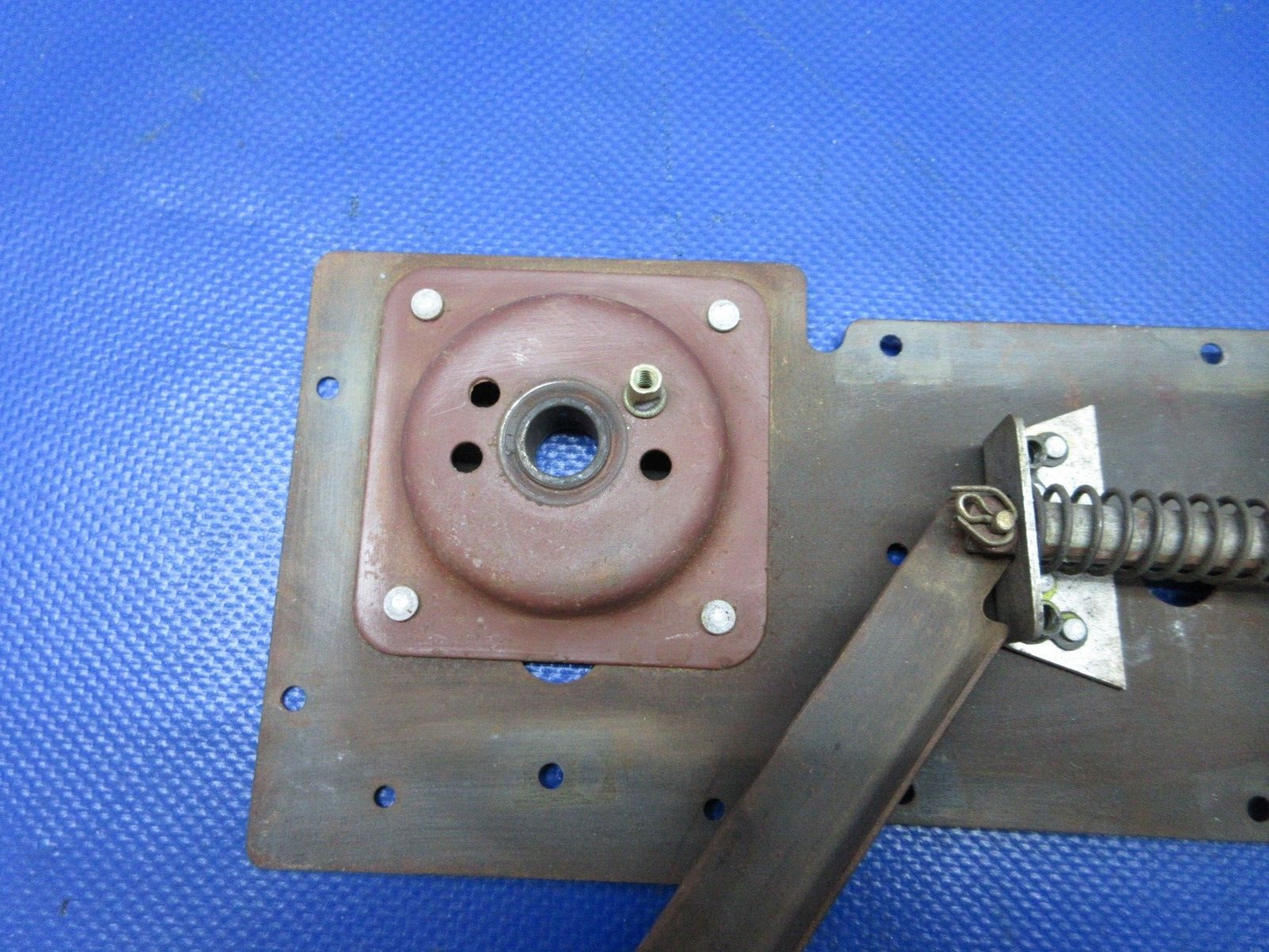 Cessna 172 LH Cabin Door Latch Assy P/N 0511256-1 FOR PARTS (0724-1838)