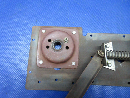 Cessna 172 LH Cabin Door Latch Assy P/N 0511256-1 FOR PARTS (0724-1838)
