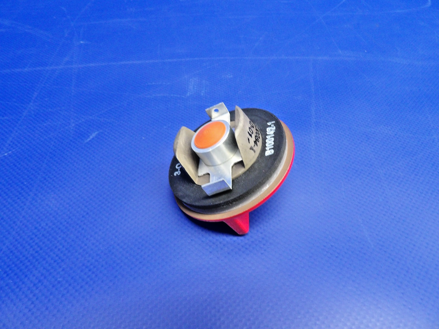 Cessna Fuel Filler Cap w/ 8130 P/N C156003-0101 NOS (0426-1227)11