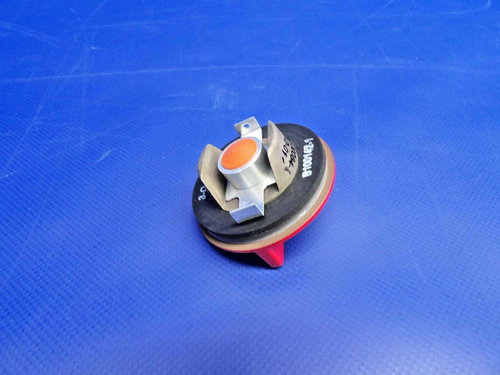 Cessna Fuel Filler Cap w/ 8130 P/N C156003-0101 NOS (0426-1227)11